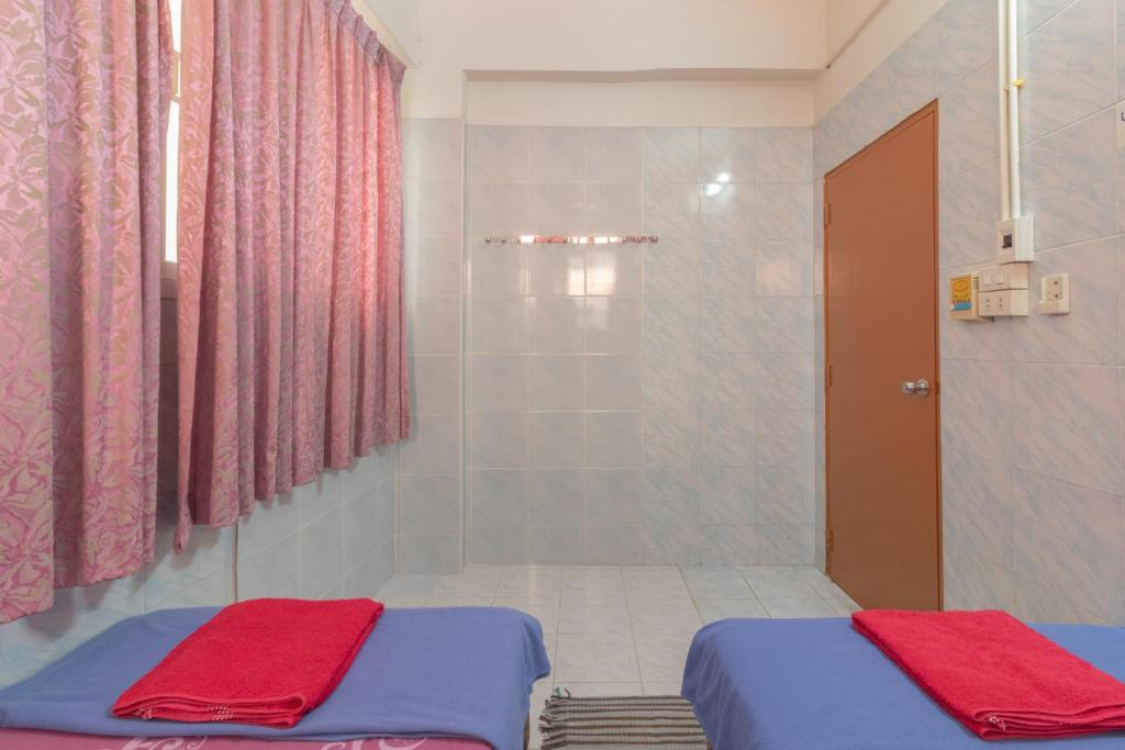 New Central Guesthouse Bangkok Exteriör bild
