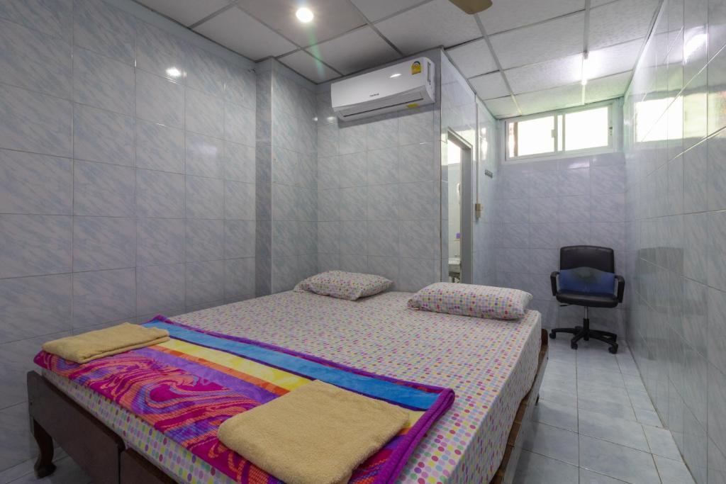 New Central Guesthouse Bangkok Exteriör bild