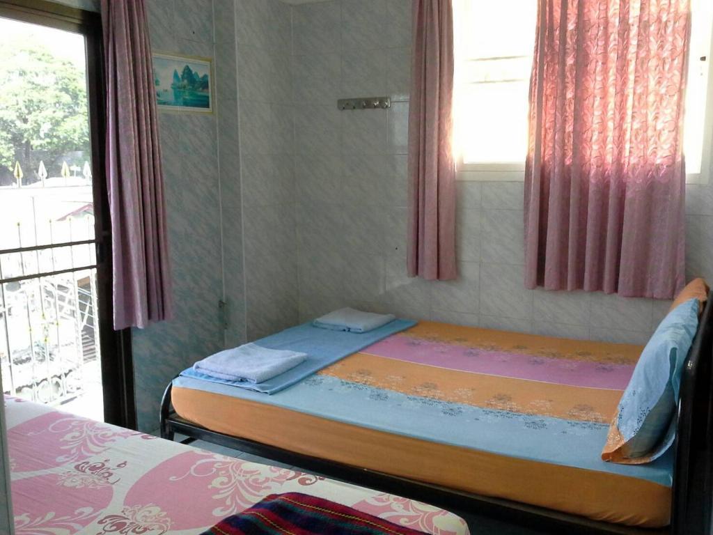 New Central Guesthouse Bangkok Exteriör bild