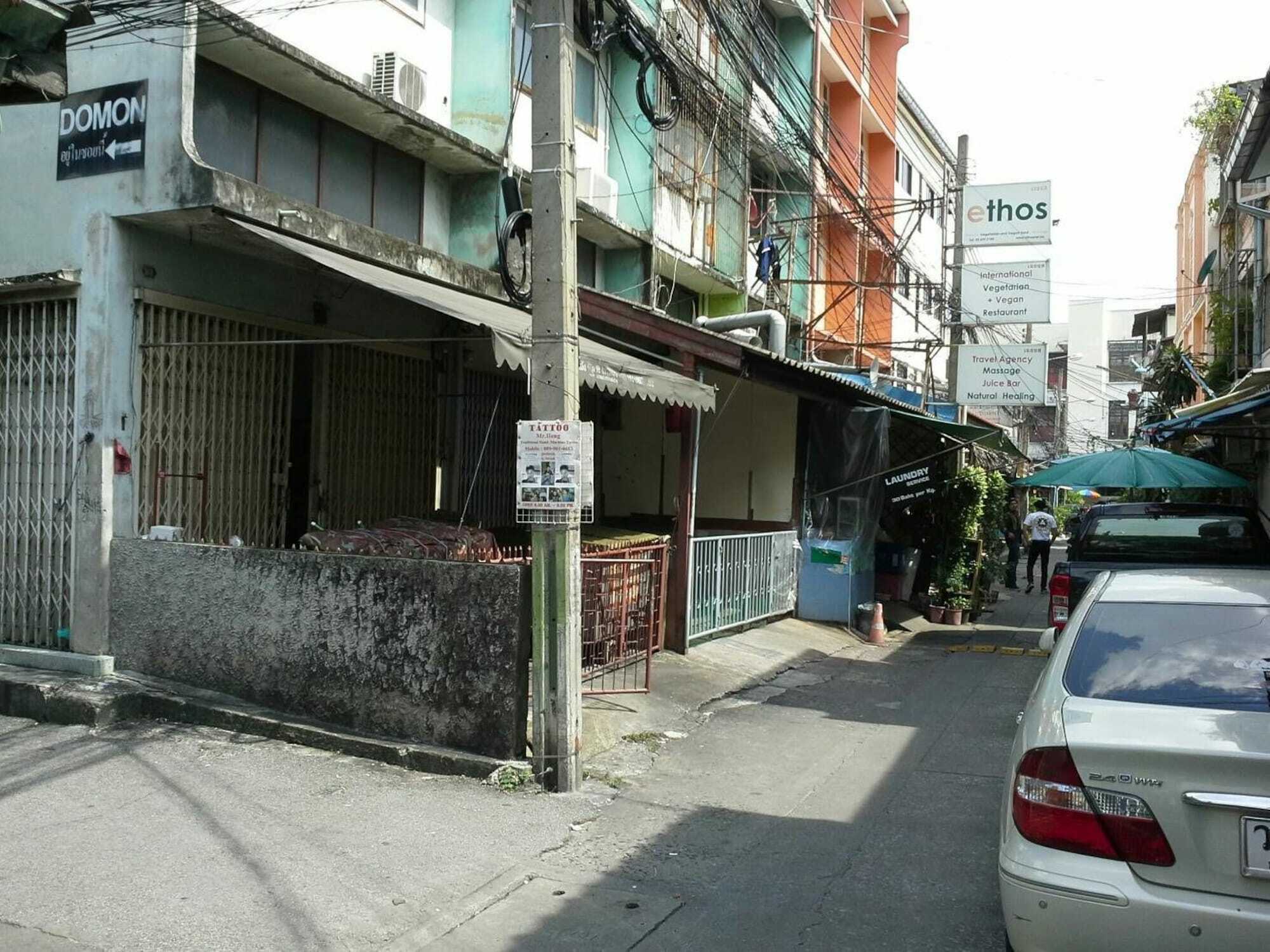 New Central Guesthouse Bangkok Exteriör bild